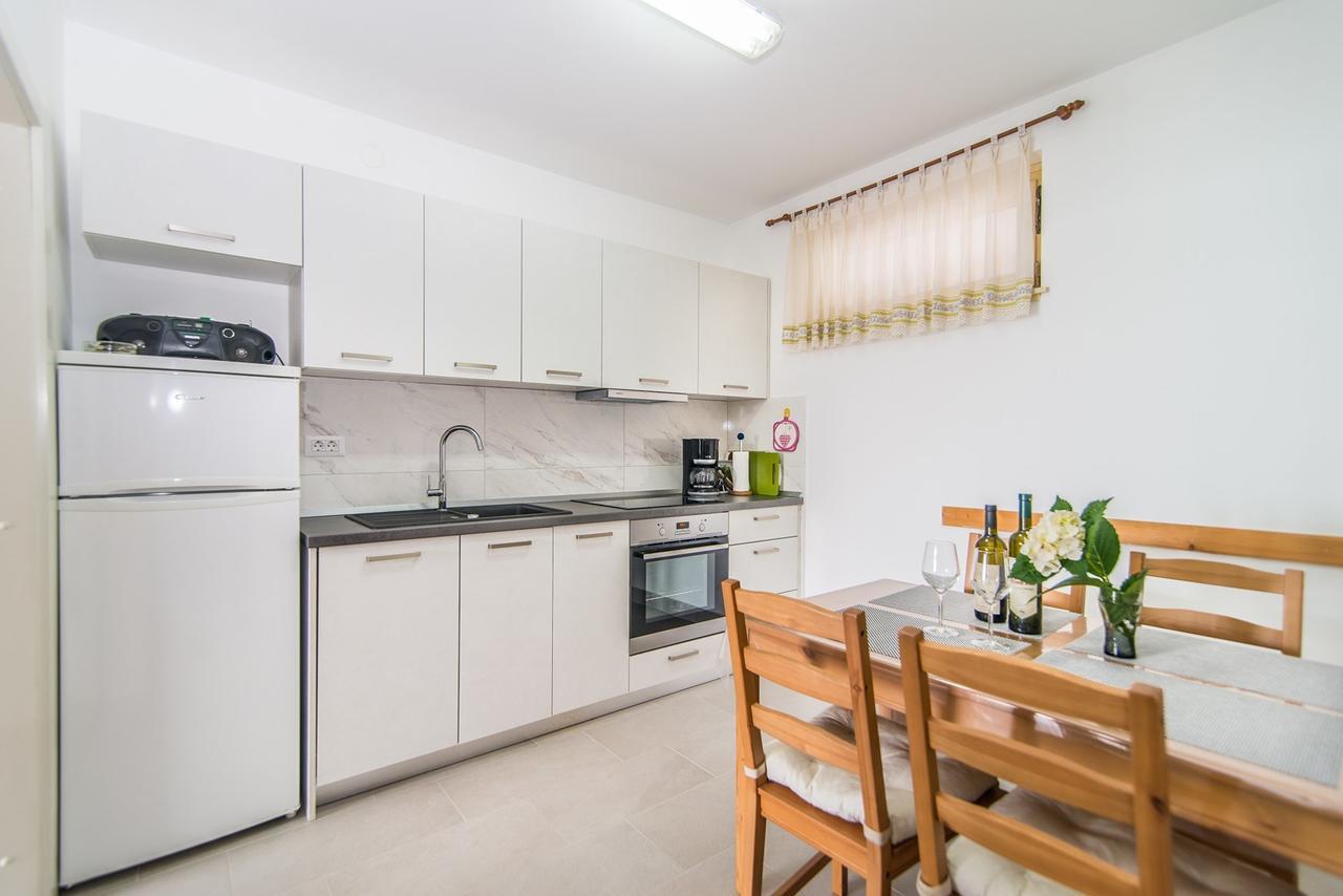 Apartment Vesna Kandlerova Porec Esterno foto