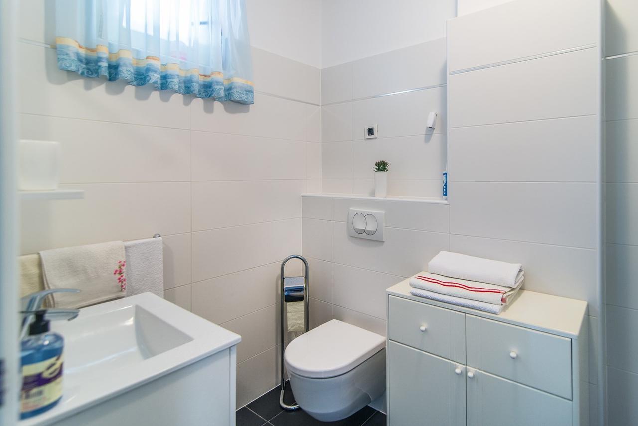 Apartment Vesna Kandlerova Porec Esterno foto