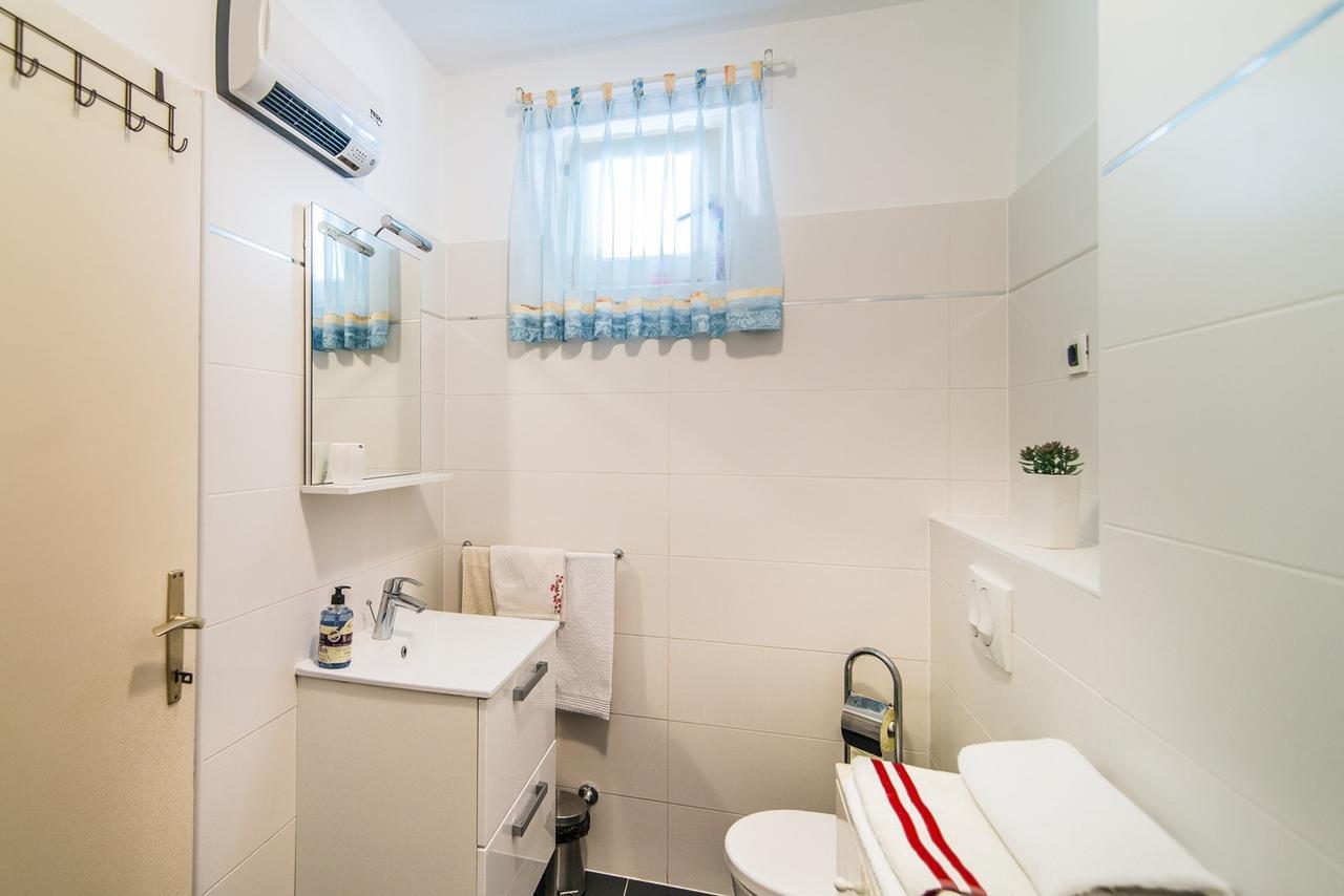Apartment Vesna Kandlerova Porec Esterno foto